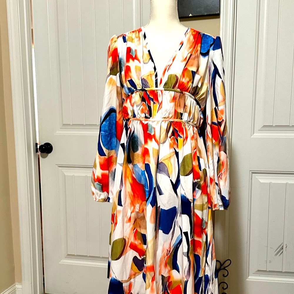 Free flowing floral maxi dress size large, no stretch